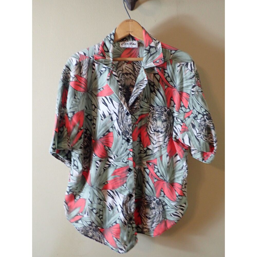 Caribou Tiger Leaf Blouse Tropical Hawaiian Green Red Size 8 Button Up Vintage